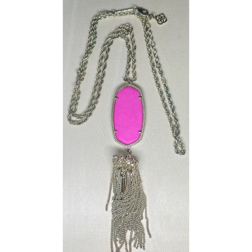 Chic Silver Necklace with Pink Pendant